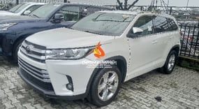 WHITE TOYOTA HIGHLANDER LIMITED 2016