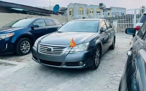 GREY TOYOTA AVALON LIMITED 2008