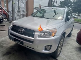 SILVER TOYOTA RAV4 2011