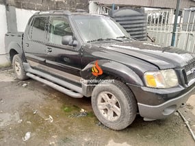 BLACK FORD EXPLORER 2005