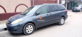 Blue Toyota Sienna LE 2007