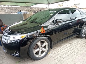 BLACK TOYOTA VENZA AWD 2010