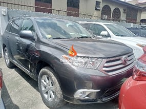 GREY TOYOTA HIGHLANDER 4WD 2012