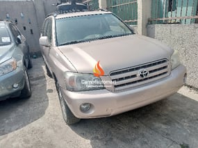 GOLD TOYOTA HIGHLANDER V6 2006