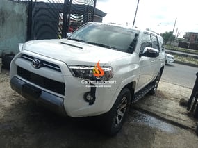 WHITE TOYOTA 4-RUNNER 2021