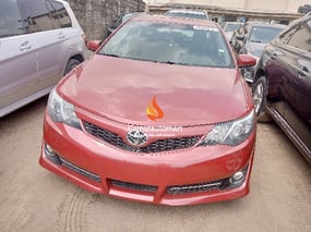 RED TOYOTA CAMRY SE 2012
