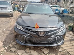 BLACK TOYOTA CAMRY LE 2018