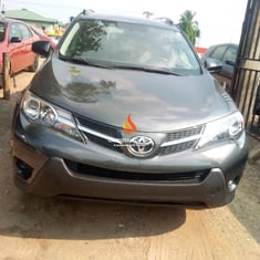 GREY TOYOTA RAV4 2014