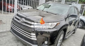 BLACK TOYOTA HIGHLANDER XLE 2016