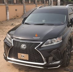 A neat 2010 black lexus RX350