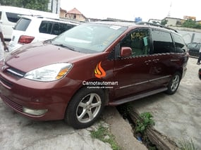 RED TOYOTA SIENNA XLE LIMITED 2004