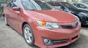 RED TOYOTA CAMRY SE 2013