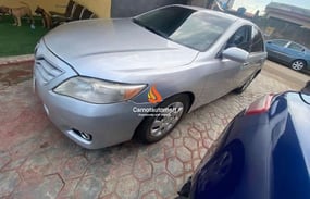 SILVER TOYOTA CAMRY LE 2010 automatic