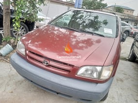 RED TOYOTA SIENNA XLE 2000