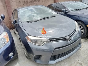 GREY TOYOTA COROLLA 2014