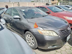 GREY TOYOTA CAMRY XLE 2007