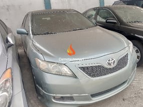 GREEN TOYOTA CAMRY SE 2007