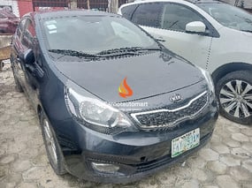 BLACK KIA RIO 2012