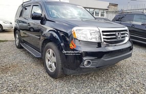 BLACK HONDA PILOT 2012