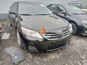 BLACK TOYOTA CAMRY 2011