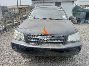 BLACK TOYOTA HIGHLANDER 2003