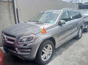 GREY MERCEDES BENZ GL450 4-MATIC 2015