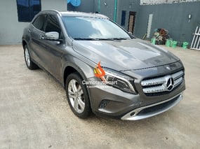 GREY MERCEDES BENZ GLA 250 2015