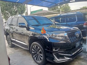 BLACK TOYOTA LAND CRUISER PRADO VXR 2017