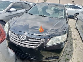 BLACK TOYOTA CAMRY LE 2008
