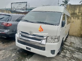 WHITE TOYOTA HIGH ROOF HIACE BUS 2013