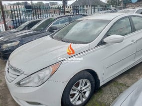 WHITE HYUNDAI SONATA 2013