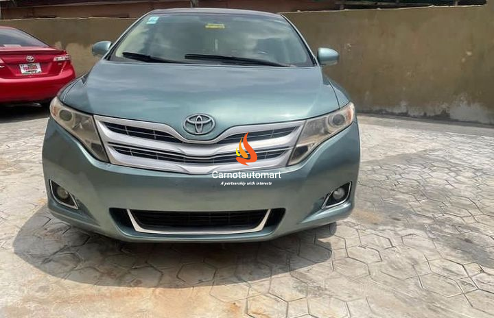 FOREIGN USED GREEN TOYOTA VENZA 2011