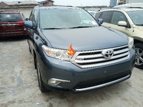 BLUE TOYOTA HIGHLANDER LIMITED 2013