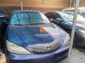 BLUE TOYOTA CAMRY LE 2005