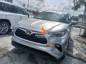 SILVER TOYOTA HIGHLANDER LIMITED 2020