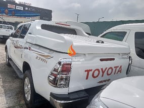 WHITE TOYOTA HILUX 2.7VVT-i 2018