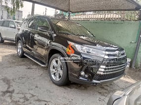 BLACK TOYOTA HIGHLANDER LIMITED 2017