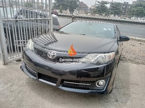 BLACK TOYOTA CAMRY SE 2014