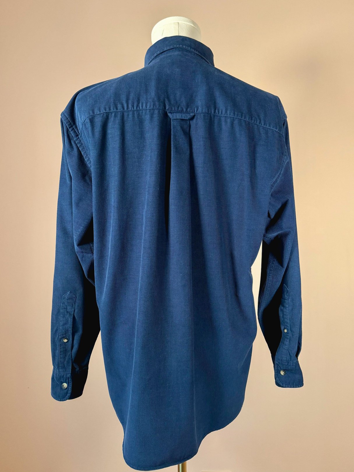 Navy blue Pendleton Cabin Cord shirt for men from the 1990s, displayed with a back view on a mannequin.