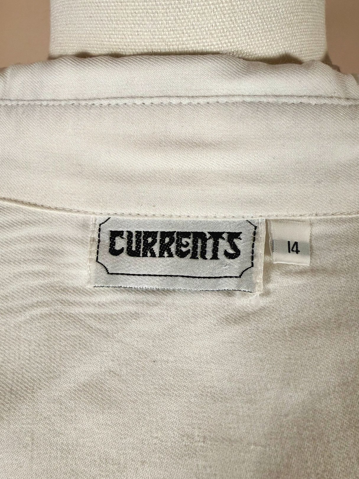 White 1970s women's Cloud Cotton Embroidered Shirt with a Currents label.