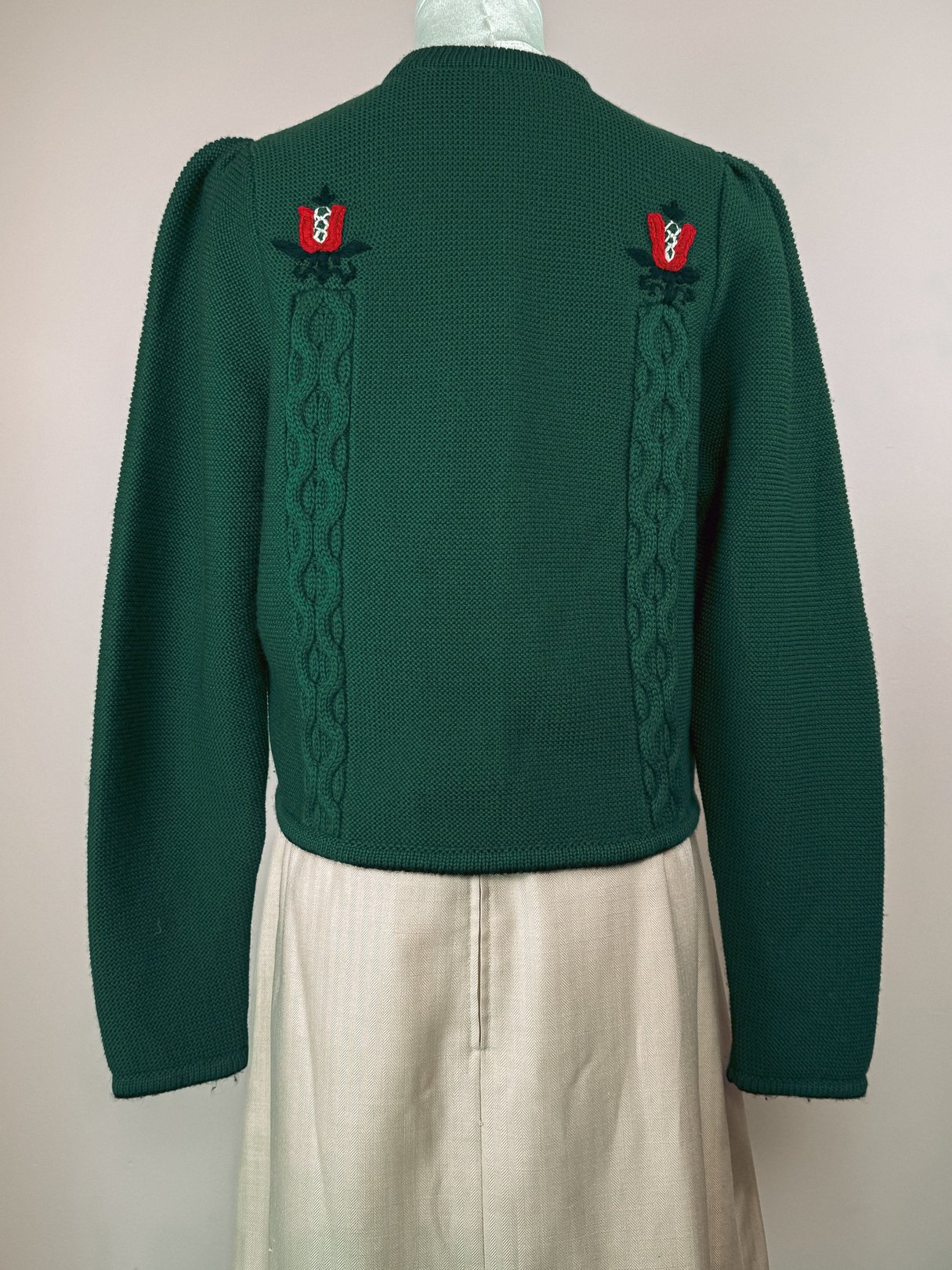 Green 1980s women's M & G tulip embroidered cardigan featuring decorative tulip details on the shoulders.
