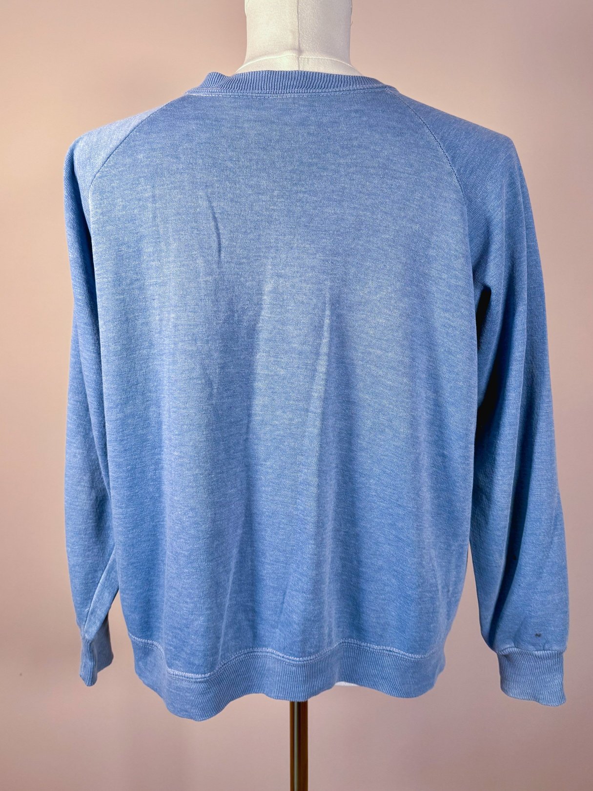 Blue 1970s Vintage Kettle River Minn. sweatshirt for men, featuring a crew neck and long sleeves.