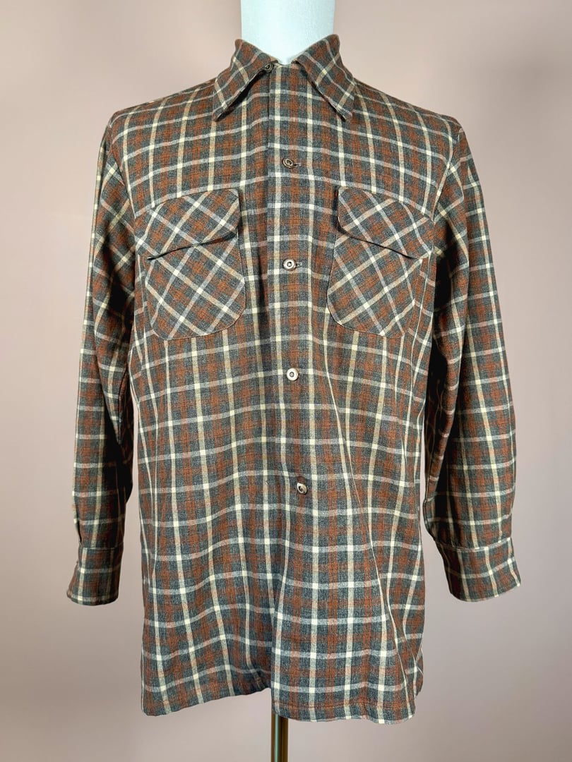 Men's 1950s Original Santa Cruzer of California plaid shirt in grey with two chest pockets.