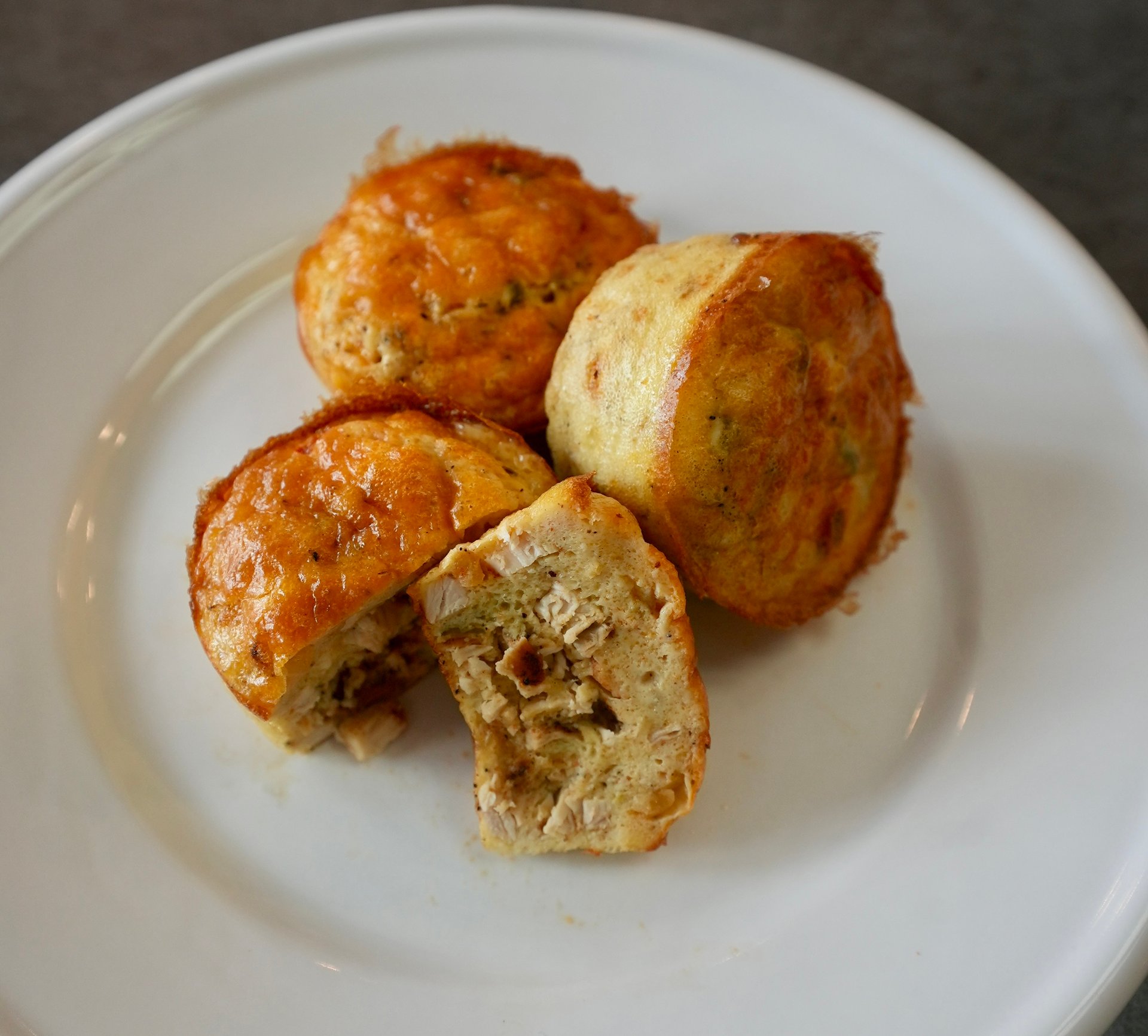 Start your morning strong with these protein-packed egg bites made with creamy cottage cheese, diced Cajun-seasoned chicken, and a mix of fresh fajita vegetables.
