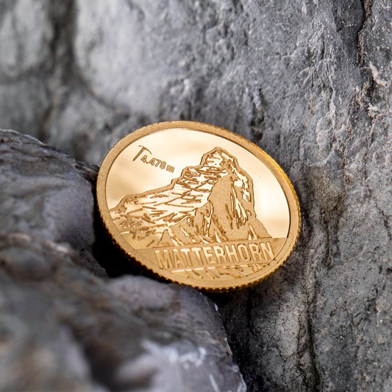 Side view of the Gold Matterhorn 0.5 g PF