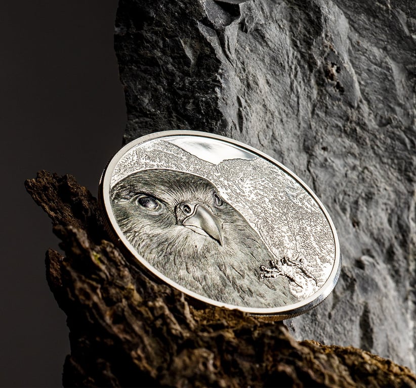 Side view of the Platinum Mongolian Falcon 1 oz PF - High Relief 2023