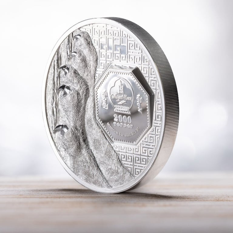 Side view of the Silver Snow Leopard 3 oz PF - High Relief 2024