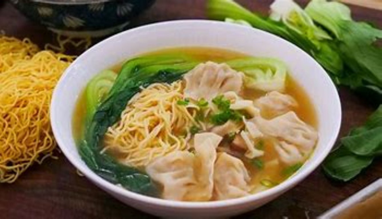 Wonton noodles soup
