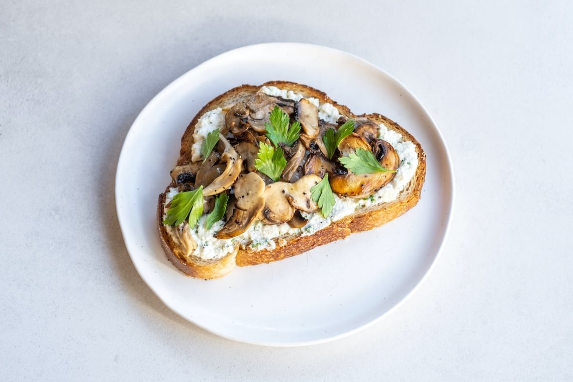 TRUFFLE MUSHROOM TOAST