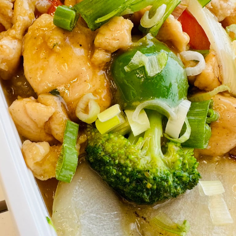 Chicken with Mix Veg in Garlic Sauce